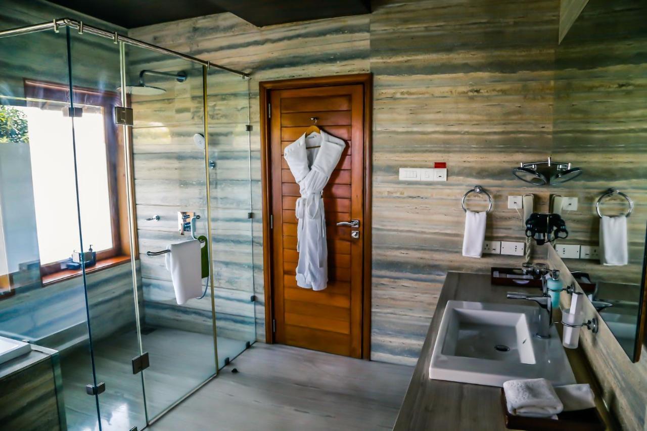 Aamby Valley City Lonavala Εξωτερικό φωτογραφία A bathroom in a hotel